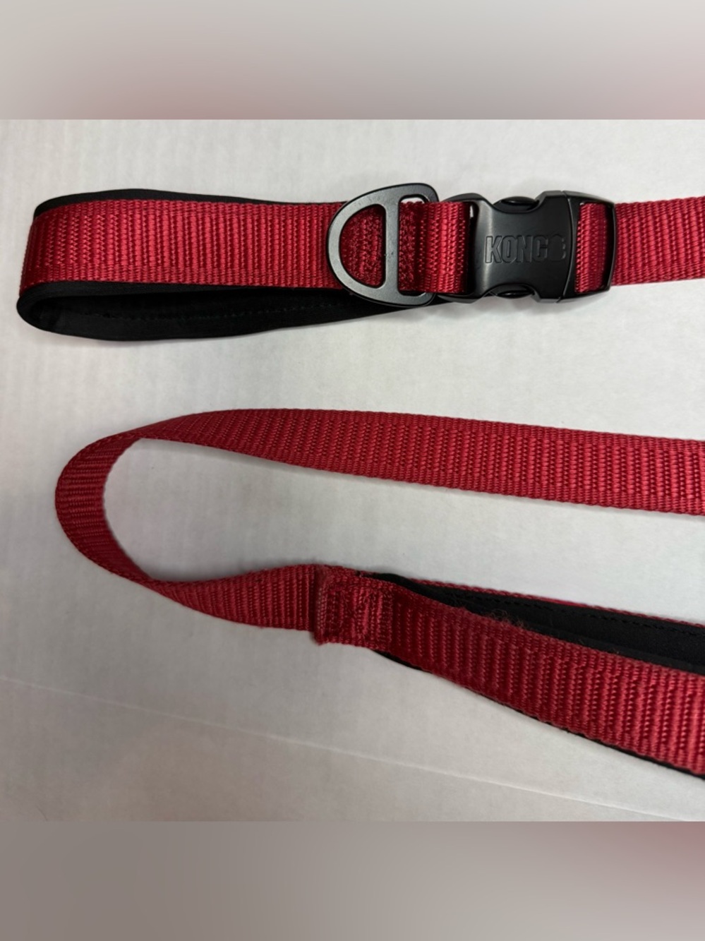 Kong Hands Free Dog Leash 6 Feet Red - Picture 3 of 6